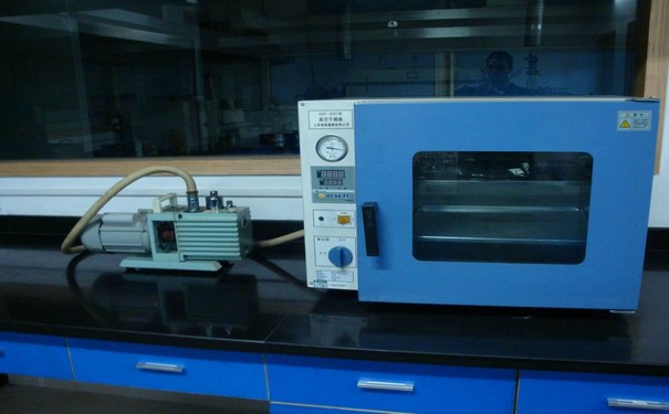 真空干燥箱和烘箱有什么區(qū)別？它有這些作用！